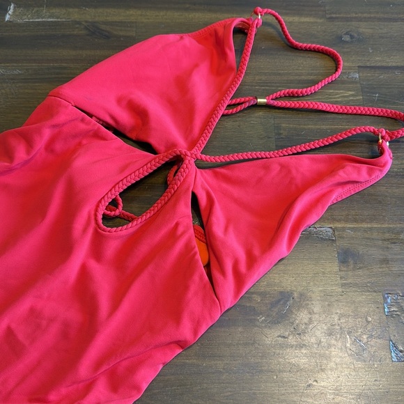Robin Piccone Ava Braided Cut Out One Piece Swimsuit Fiery Red Size 8 - Picture 4 of 10